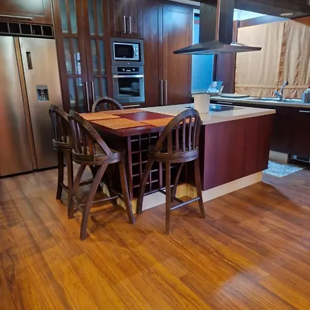 Piso Moderno Isabel Daire *